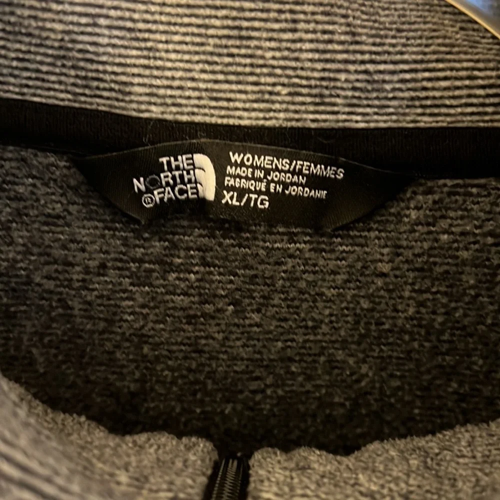 TNF 1/4 zip - Picture 2 of 4